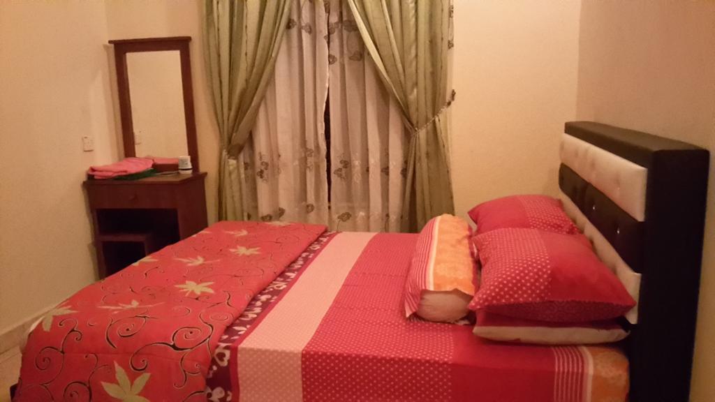 Roemahkoe Holidayhome ملقا المظهر الخارجي الصورة