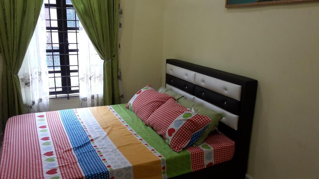 Roemahkoe Holidayhome ملقا المظهر الخارجي الصورة
