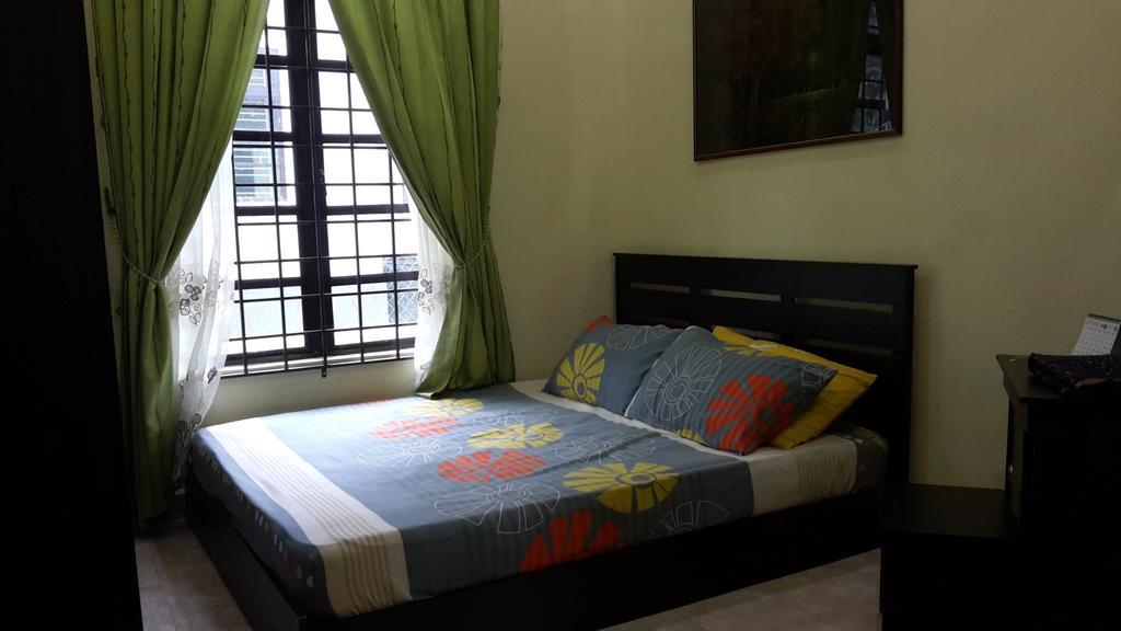Roemahkoe Holidayhome ملقا المظهر الخارجي الصورة