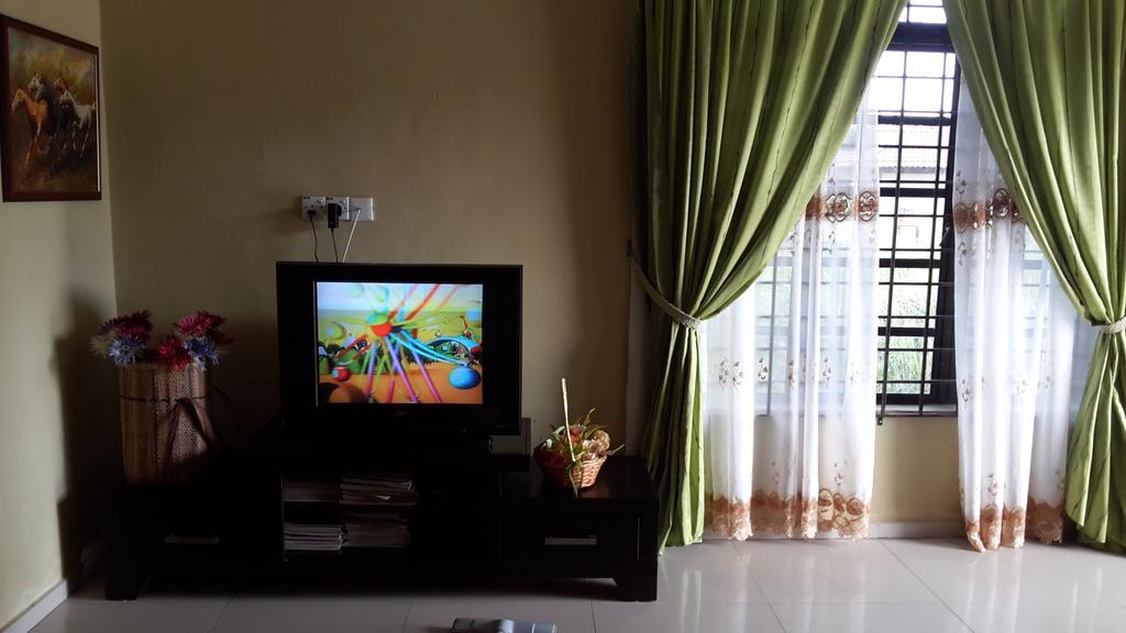 Roemahkoe Holidayhome ملقا المظهر الخارجي الصورة