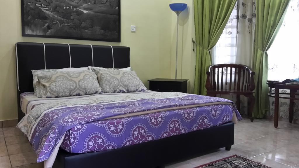 Roemahkoe Holidayhome ملقا المظهر الخارجي الصورة
