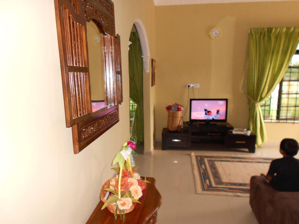 Roemahkoe Holidayhome ملقا المظهر الخارجي الصورة